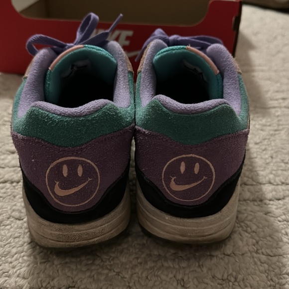 Nike Air Max 90s “Have a Nike Day” - Picture 4 of 5